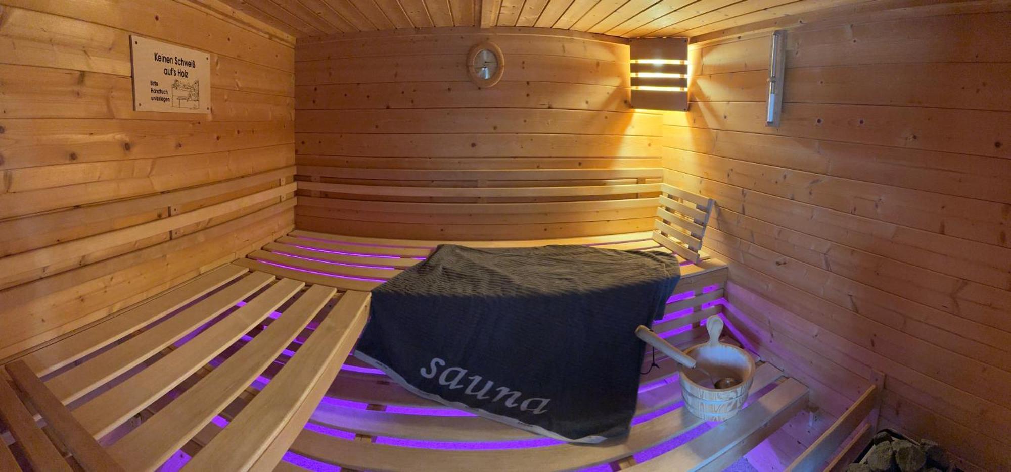 Ferienwohnung Schlossblick - 4 Sterne Sauna Pool Whirlpool Exklusiv 바라운펠츠 외부 사진