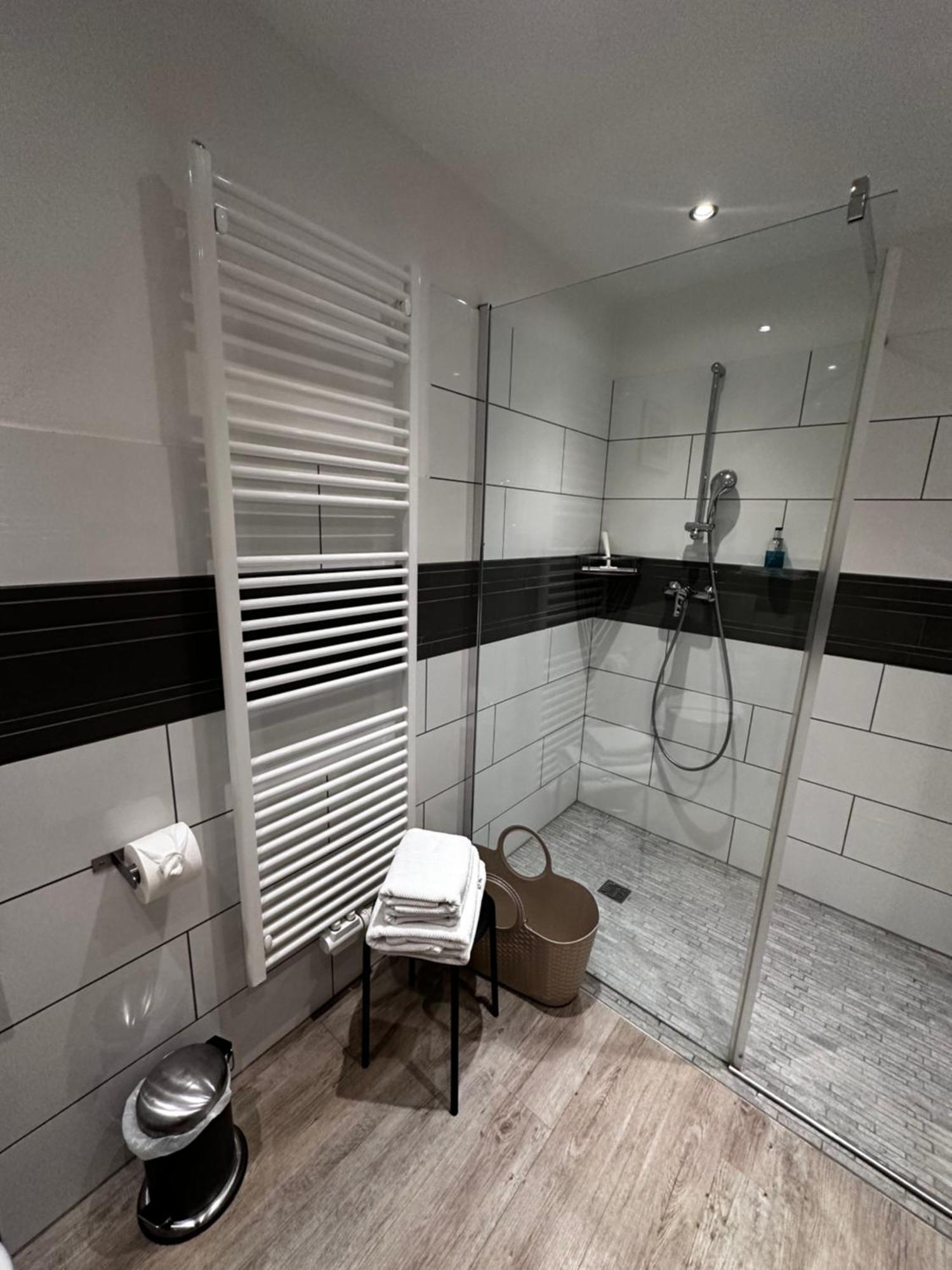 Ferienwohnung Schlossblick - 4 Sterne Sauna Pool Whirlpool Exklusiv 바라운펠츠 외부 사진